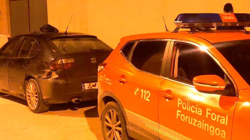 El coche interceptado en la localidad navarra de Caparroso y que se había dado a la fuga durante un control policial. CEDIDA