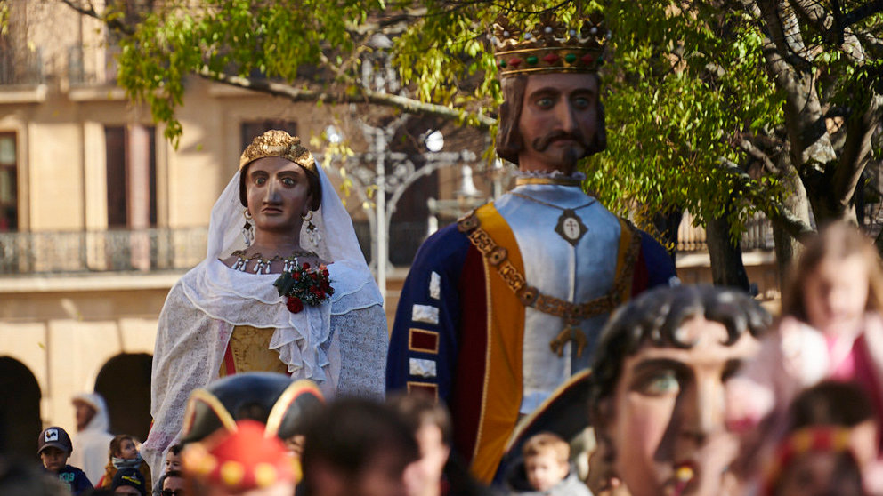 Festividad de San Saturnino, patrón de Pamplona, con procesión, Gigantes y Cabezudos y dantzaris en 2019. PABLO LASAOSA