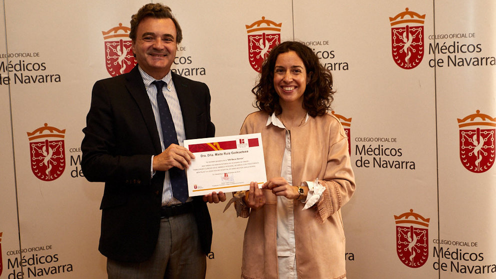 La Fundación Colegio de Médicos de Navarra entrega la beca Senior 2019 a Maite Ruiz Goikoetxea. IÑIGO ALZUGARAY