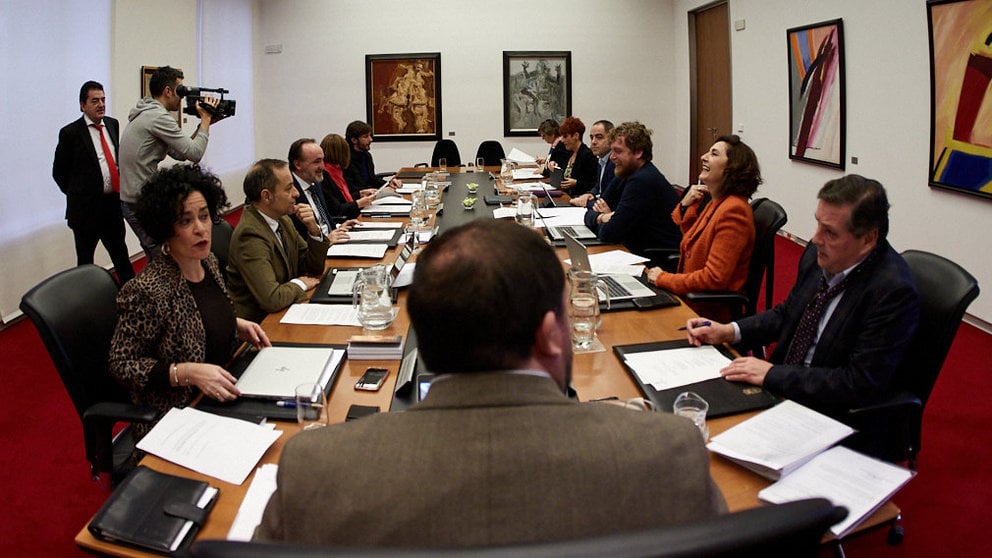 Reunión semanal de la Mesa y Junta del Parlamento de Navarra. IÑIGO ALZUGARAY