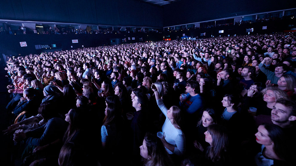 Leiva en concierto en el Navarra Arena de Pamplona. PABLO LASAOSA