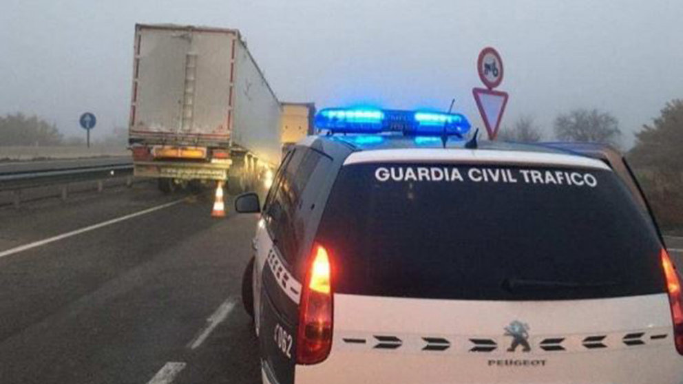 Un camión pierde su remolque en Ribaforada GUARDIA CIVIL