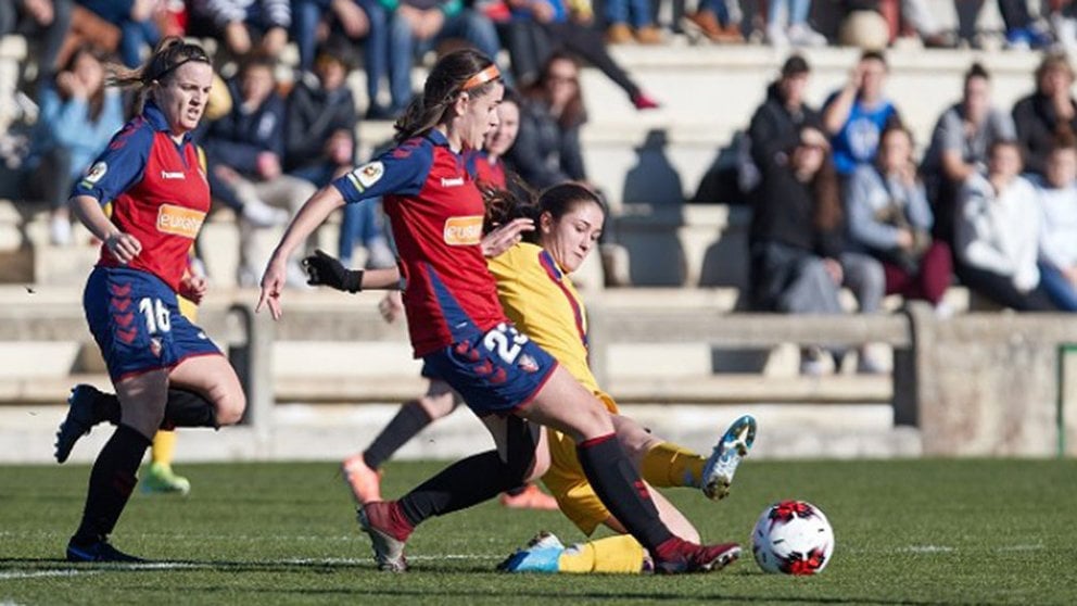 Partido entre Osasuna y el Barcelona B de fútbol femenino en Tajonar