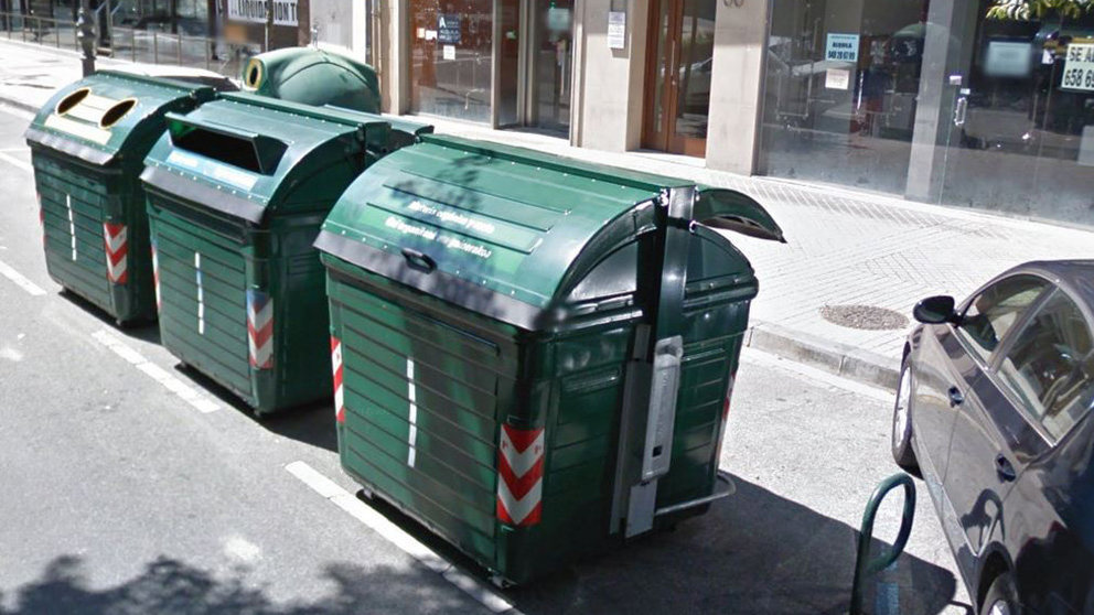 Contenedores de basura ubicaso en el paseo de Sarasate de Pamplona ARCHIVO