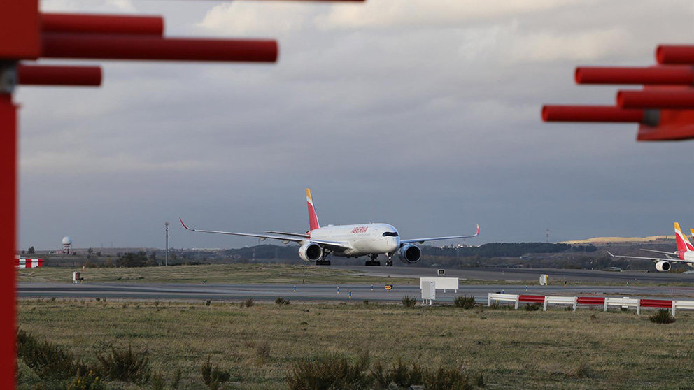 Avión en el aeropuerto de Adolfo Suárez Madrid-Barajas. ENAIRE. ARCHIVO