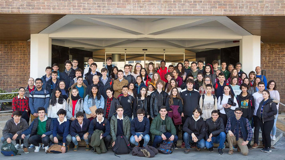 Alumnos participantes en la IX Olimpiada de Filosofía celebrada en la Universidad de Navarra CEDIDA