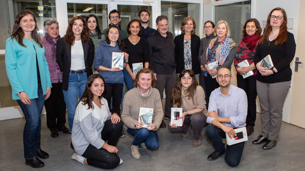 Foto de grupo de la reunión que el club de lectura celebró el pasado miércoles CEDIDA