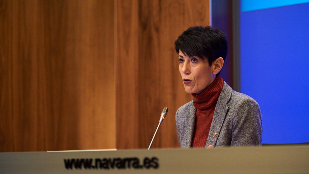 La consejera de Economía y Hacienda, Elma Saiz, avanza en rueda de prensa los datos de cierre de los Presupuestos Generales de Navarra 2019. MIGUEL OSÉS
