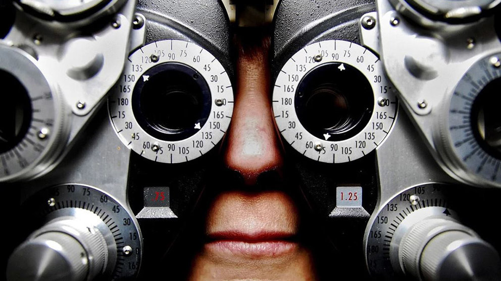 Un examen de optometría ARCHIVO