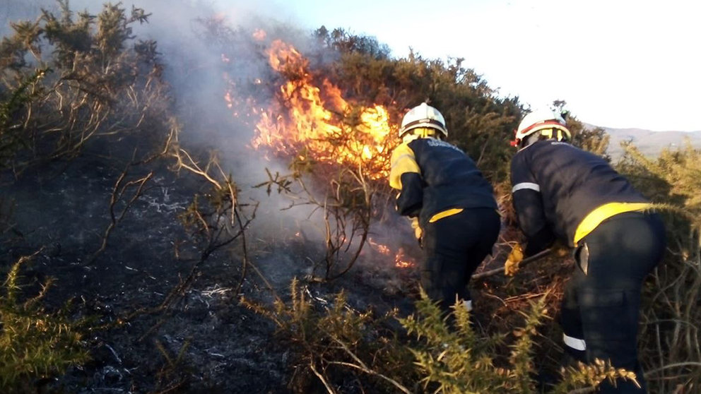 Incendio de vegetación en Baraibar BOMBEROS DE NAVARRA