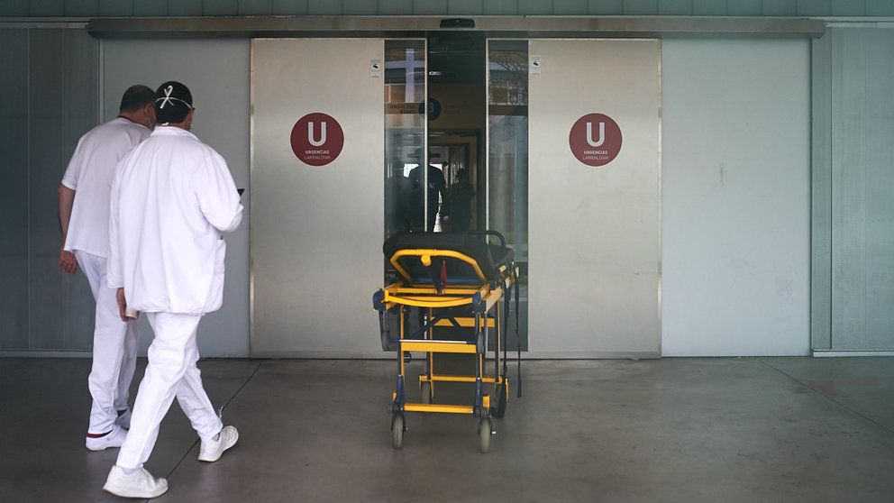 Sanitarios en el Hospital de Navarra durante la crisis del coronavirus. MIGUEL OSÉS