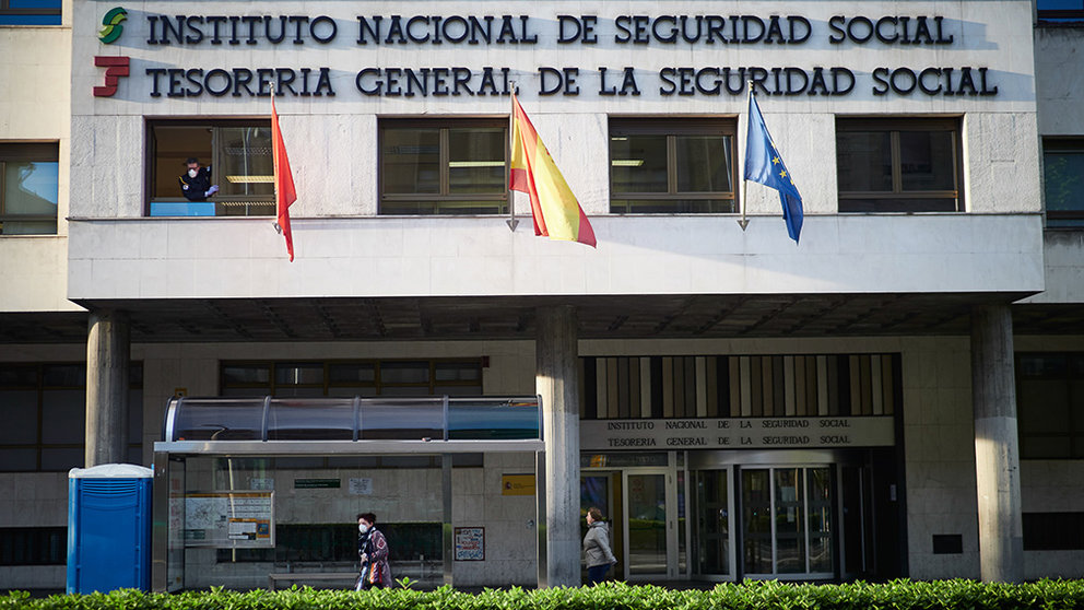 Fachada del Instituto Nacional de la Seguridad Social un día después de que el Gobierno anunciara las medidas de desescalada por la pandemia del coronavirus, en Pamplona (Navarra) a 29 de abril de 2020.

CORONAVIRUS;COVID-19;PANDEMIA;ENFERMEDAD;

29/4/2020