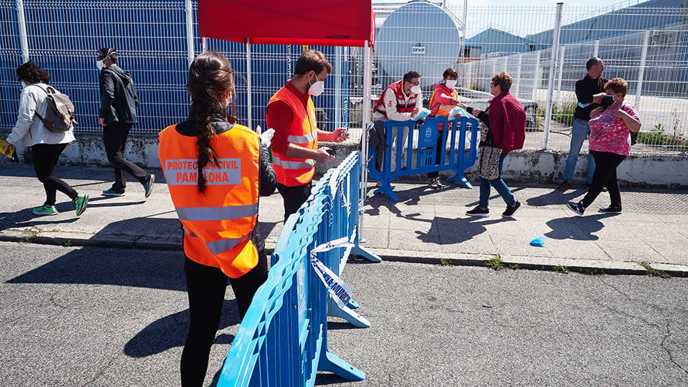 Imagen de voluntarios de Protección Civil de Pamplona. EUROPA PRESS.