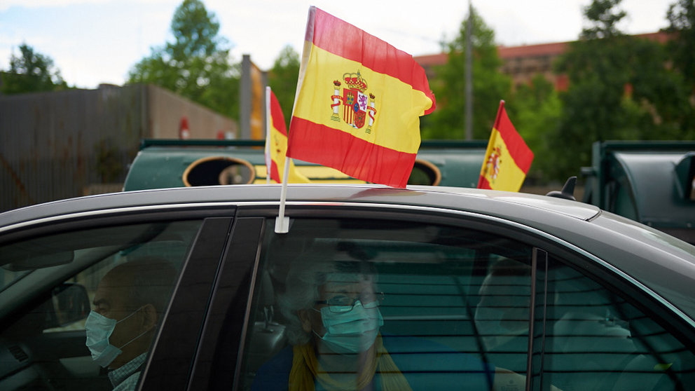 Manifestación de VOX en coche por las calles de Pamplona. MIGUEL OSÉS