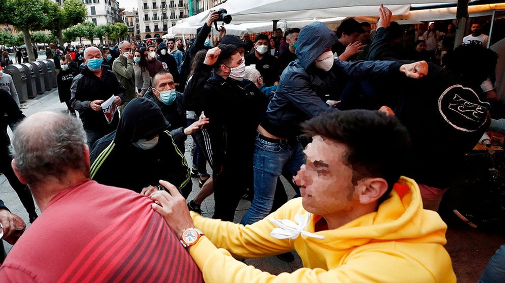 El Casco Viejo de Pamplona ha sido escenario durante estas pasadas semanas de manifestaciones violentas convocadas por los que defienden al asesino etarra Patxi Ruiz. EFE/ Jesús Diges