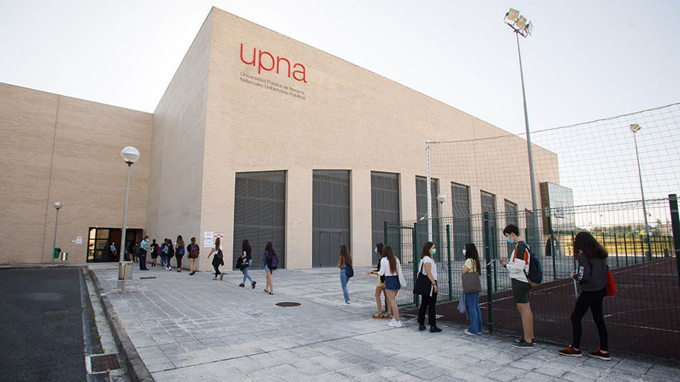 El polideportivos y el edificio El Sario de la Universidad Pública de Navarra (UPNA) acoge los exámenes de la EvAU de 2020. FOTO UPNA (36)