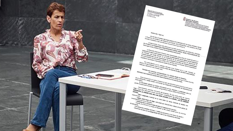 La presidenta del Gobierno de Navarra, María Chivite, junto a una de las cartas enviadas a propietarios de viviendas ARCHIVO