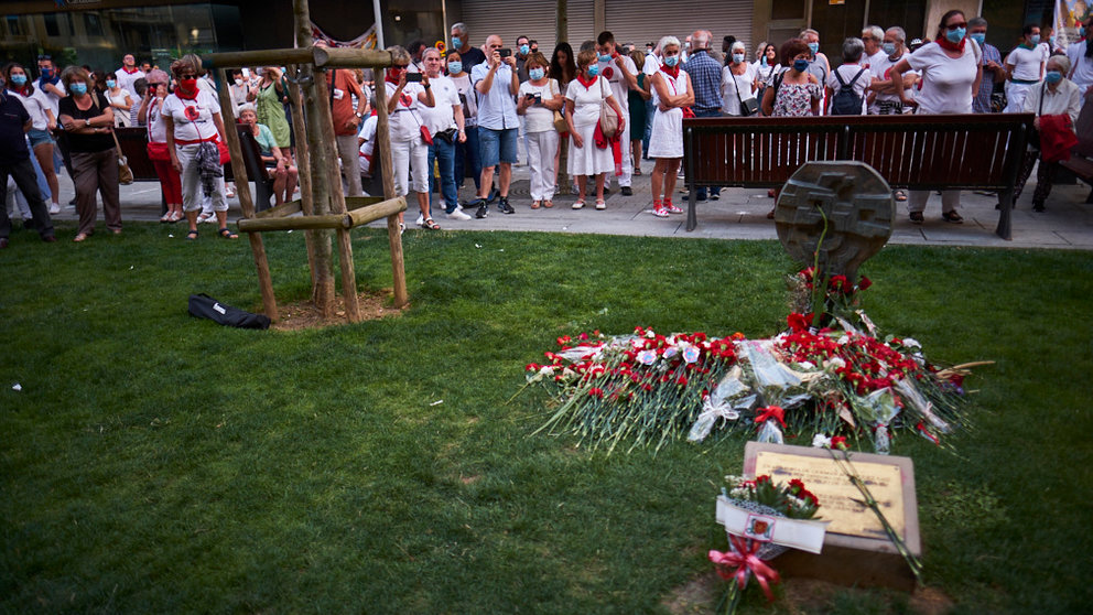 La Federación de Peñas de Pamplona homejea a Germán Rodríguez, asesinado por disparos de la policía en los Sanfermines de 1978. PABLO LASAOSA