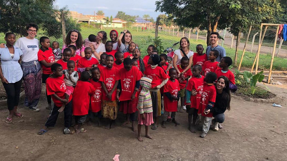 Voluntariado en África de las estudiantes Leire Alargunsoro y Tania de la Roza de Miguel CEDIDA