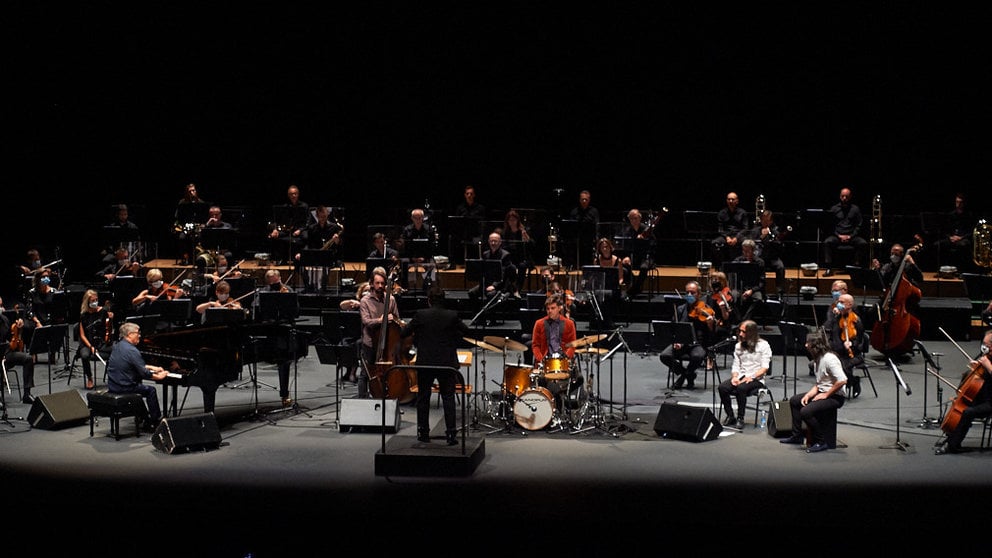 Chano Domínguez y la Orquesta Sinfónica de Navarra protagonizan la última noche del Flamenco on Fire. MIGUEL OSÉS