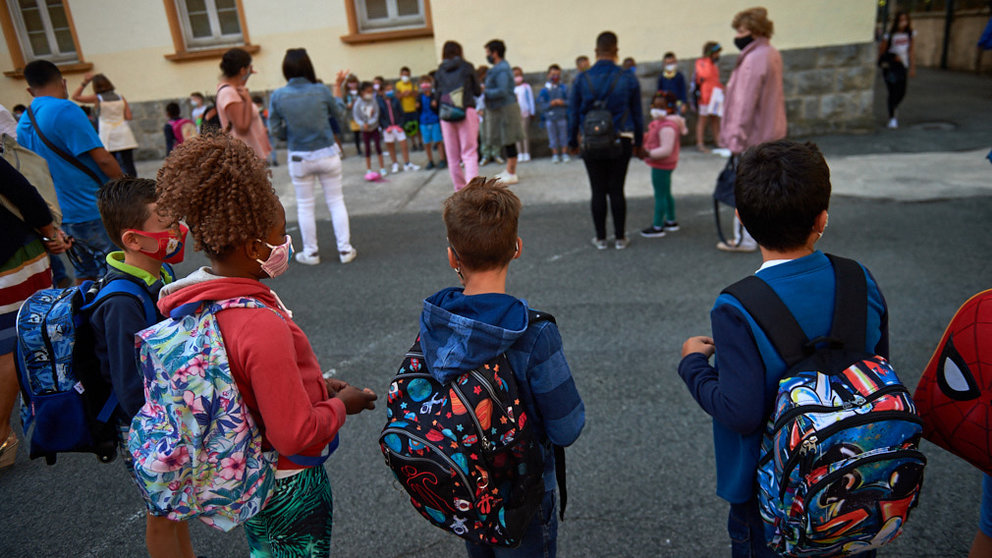 Los alumnos de primaria y secundaria de Navarra vuelven a las clases con las nuevas medidas ante la pandemia de coronavirus. MIGUEL OSÉS