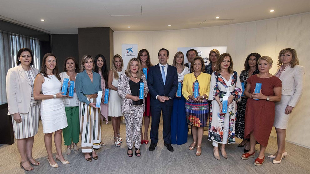 CaixaBank entrega a 14 mujeres los galardones territoriales del Premio Mujer Empresaria. CAIXABANK