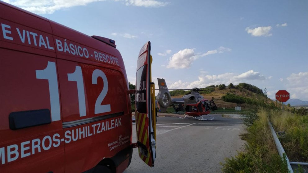 Un helicóptero medicalizado traslada a un hombre de 36 años que ha sufrido un accidente laboral en Mendavia BOMBEROS DE NAVARRA