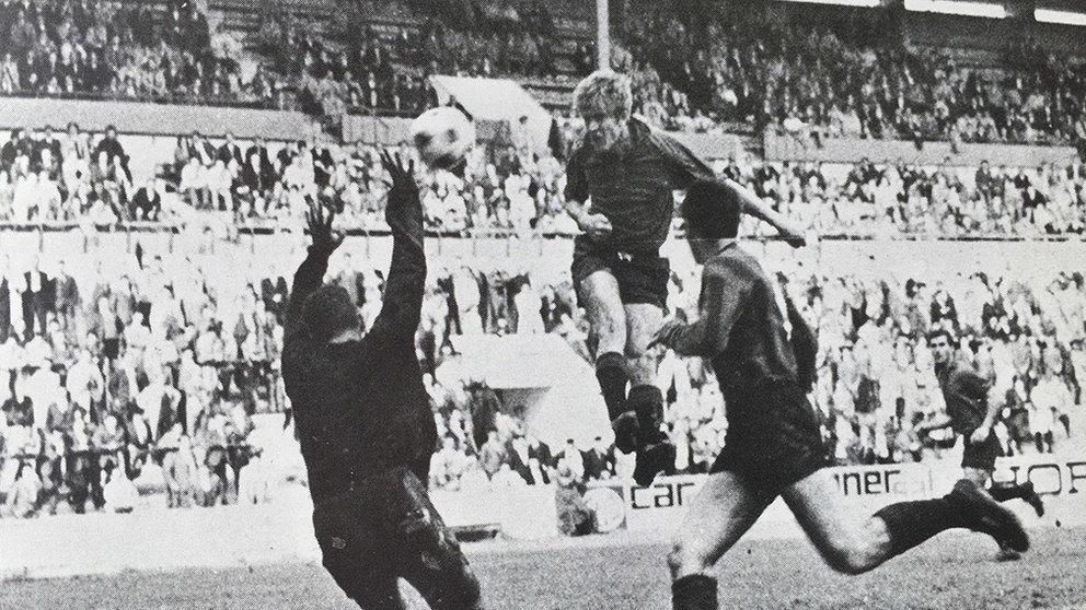 Juan Jesús Ostívar marcando un gol al Arenas de Zaragoza en El Sadar (8-0). Cedida.