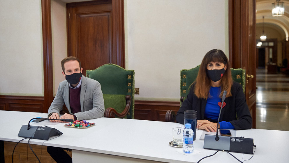 Pleno del ayuntamiento de Pamplona tras las nuevas restricciones por la segunda ola del coronavirus. MIGUEL OSÉS