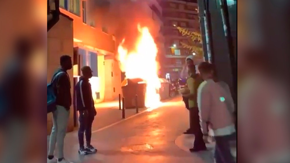Captura de vídeo difundido por redes sociales de los disturbios en Santander - EUROPA PRESS