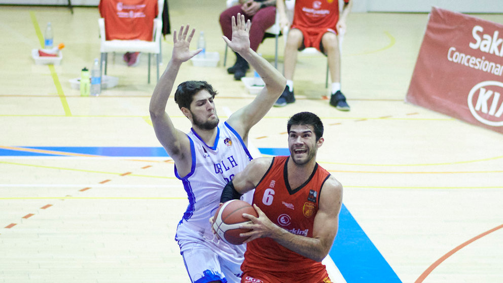 El Basket Navarra se enfrenta al Torrons Vicens Hospitalet en Pamplona. PABLO LASAOSA