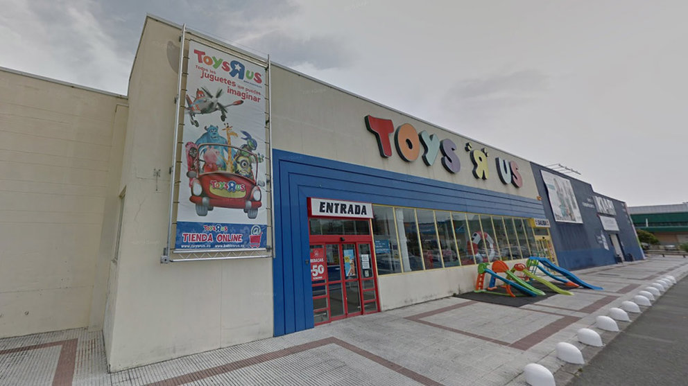 Tienda de Toys'R'Us que ha sido comprada por el grupo británico Sports Direct. GOOGLE MAPS