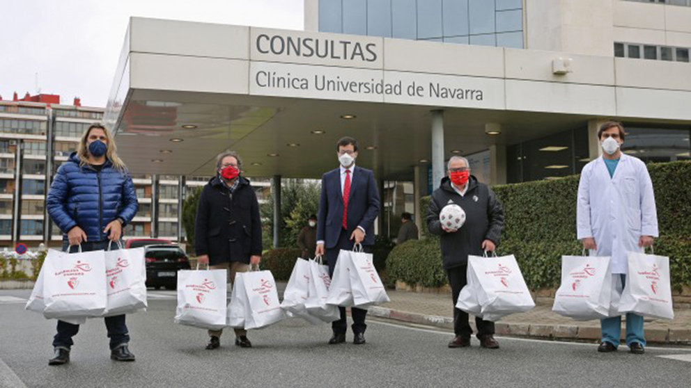Entrega de regalos de Osasuna a los menores ingresados en los hospitales. CA Osasuna.