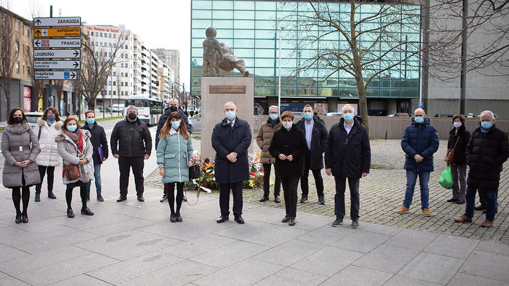 El Ayuntamiento de Pamplona ha recordado a las víctimas del terrorismo en un homenaje celebrado sin presencia de los concejales de EH Bildu.  (3)
