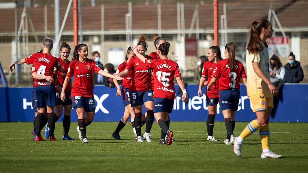 Partido entre Osasuna Femenino y RCD Espanyol en las instalaciones de Tajonar. MIGUEL OSÉS