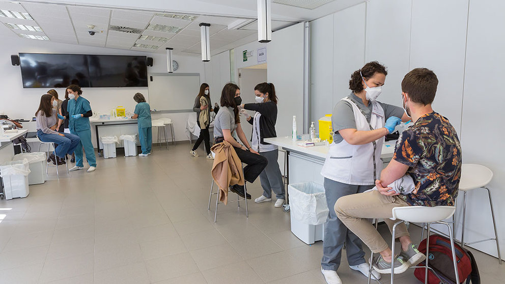 Vacunación de los estudiantes en prácticas sanitarias de la Universidad de Navarra. CEDIDA