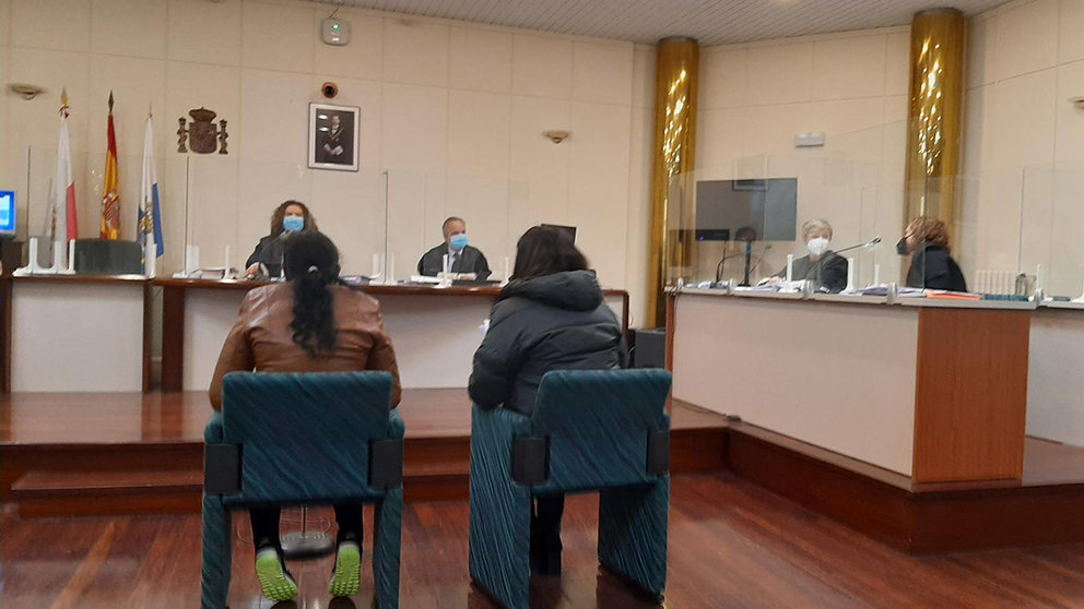 Acusada de apuñalar a su cuñada y prender después fuego a la vivienda en Torrelavega, durante el juicio en la Audiencia Provincial. EUROPA PRESS