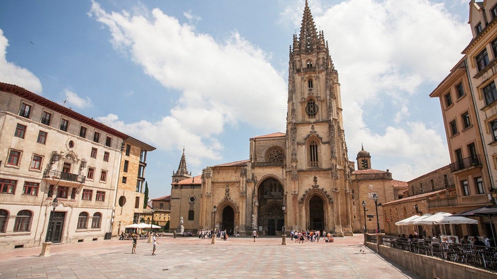 Imagen de la plaza de la Catedral de Oviedo.