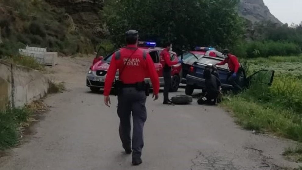 Imagen de la Policía Foral tras la persecución a un individuo en Andosilla. PF