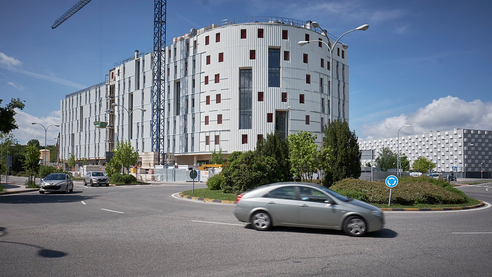 Construcción de la nueva residencia de estudiantes entre el Navarra Arena y la UPNA. PABLO LASAOSA