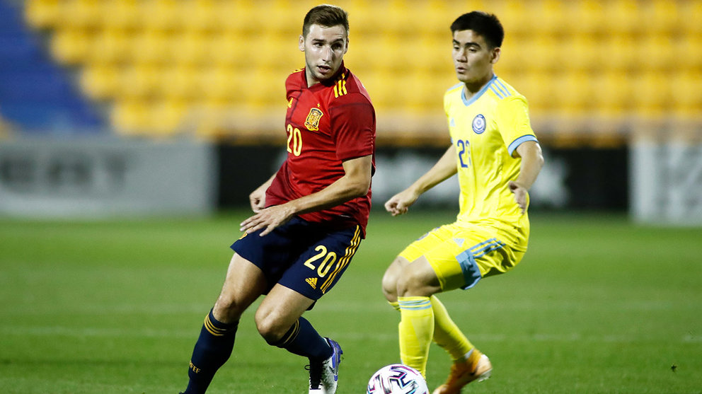 Jon Moncayola jugando con la selección sub-21 de España ante Kazakhstan en Alcorcón.
AFP7  / Europa Press.