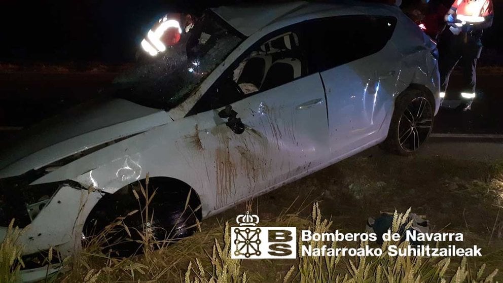 Vehículo accidentado en Murieta - BOMBEROS DE NAVARRA