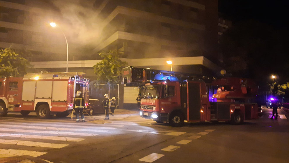 Incendio en un local en la calle Monasterio de Cilveti en Pamplona. POLICÍA MUNICIPAL