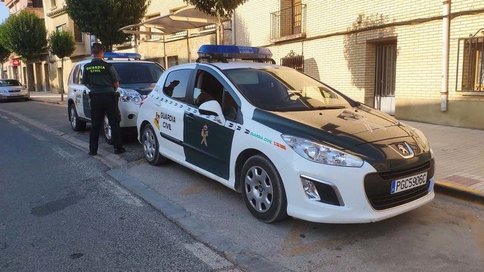 La Guardia Civil auxilia en Valtierra a un hombre de 74 años que estaba sufriendo un infarto. GUARDIA CIVIL DE NAVARRA