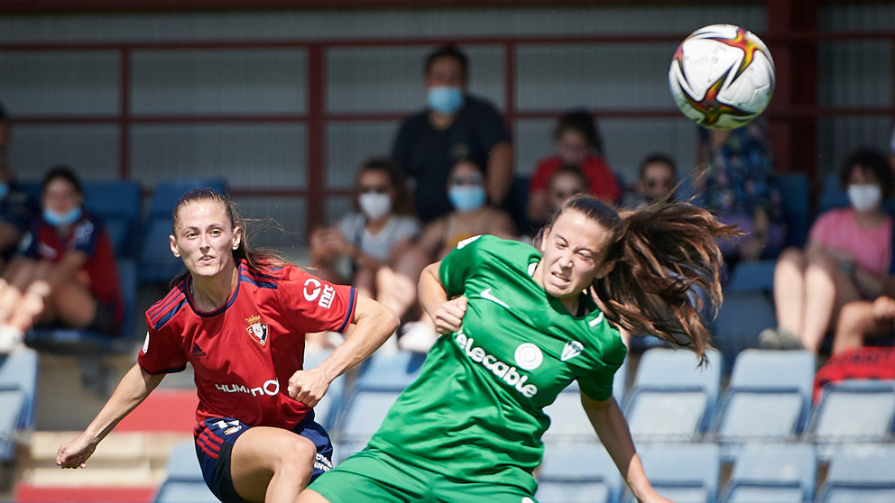 Osasuna femenino se enfrentó al Sporting en las instalaciones de Tajonar. PABLO LASAOSA