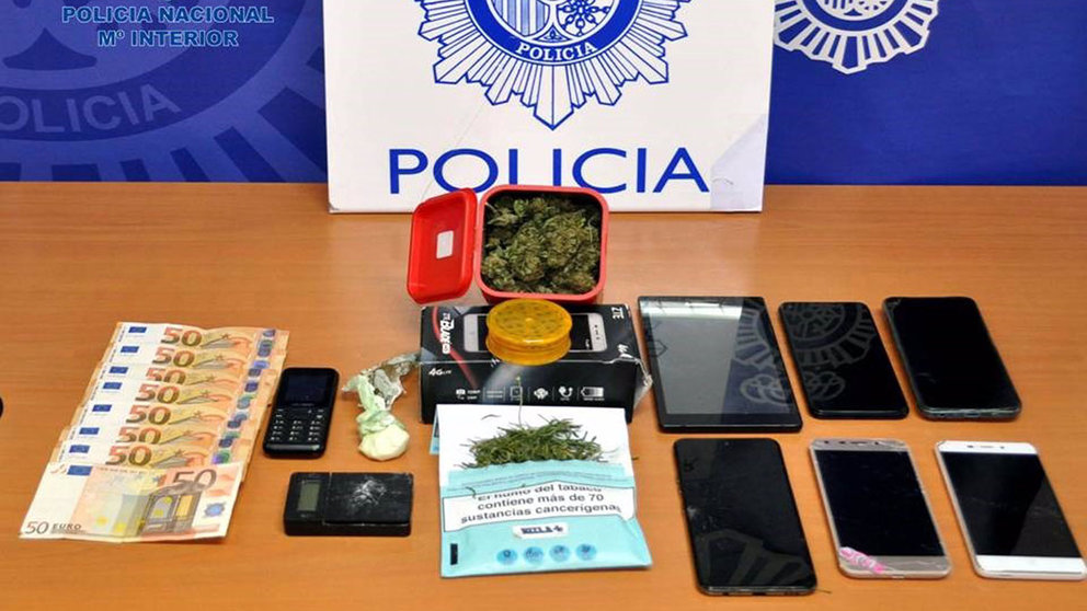 Material incautado en el punto de venta de droga en Tudela. POLICÍA NACIONAL