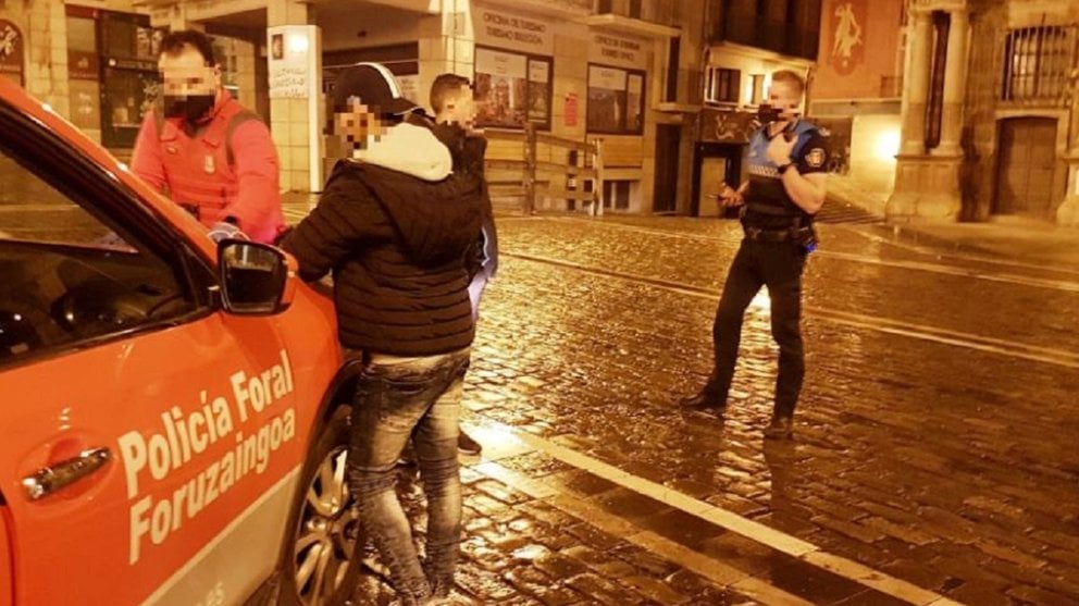 Detenidos en Pamplona por robo con intimidación POLICÍA FORAL