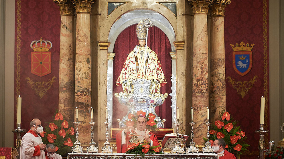 Recibimiento de las reliquias de San Fermín con una Misa presidida por el Arzobispo Freancisco Pérez. PABLO LASAOSA