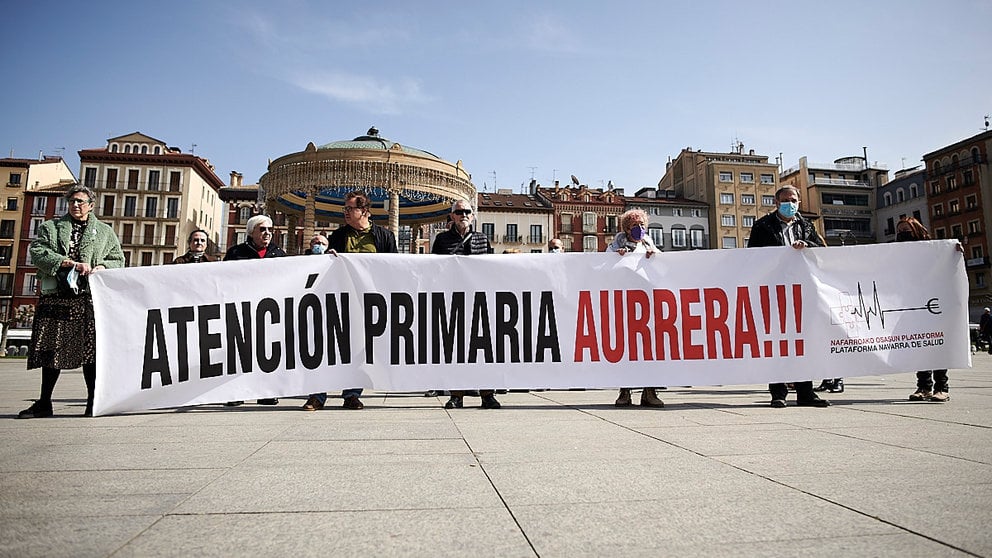 La Plataforma Navarra de Salud realiza un acto de apoyo a una movilización convocada para el 27 de marzo por la Federación de Asociaciones para la Defensa de la Sanidad Pública en Madrid con el lema 'Salvemos la Atención Primaria’. PABLO LASAOSA