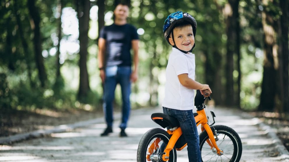 5 rutas en bicicleta imprescindibles para hacer con niños en Navarra. Foto: freepik.